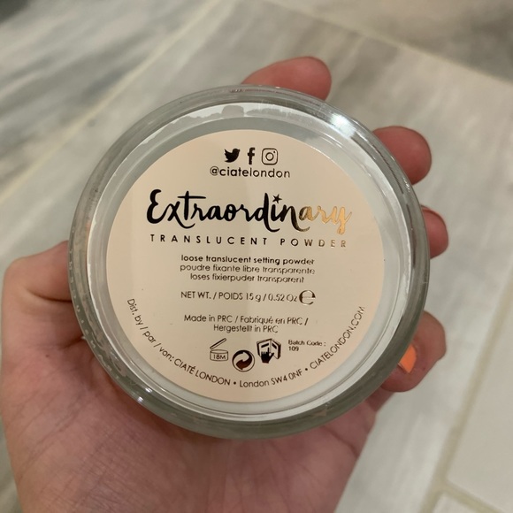 Ciaté Extraordinary Translucent Setting Powder - Picture 6 of 8